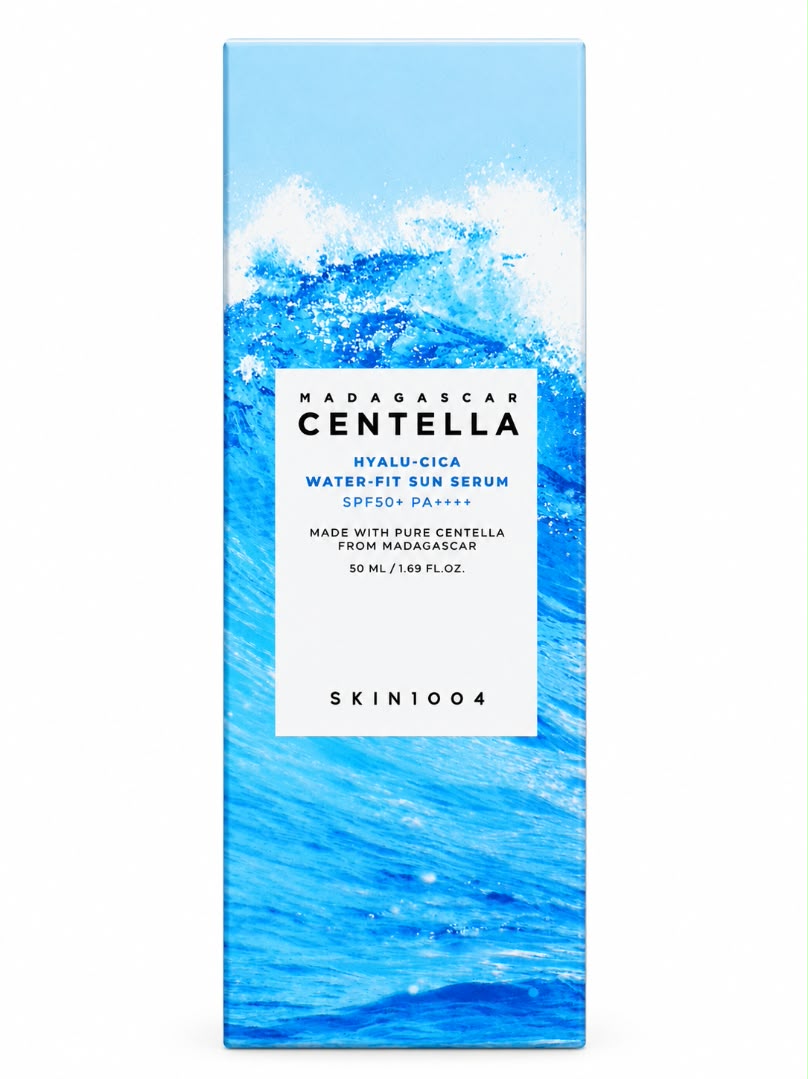 WhatsApp Image 2026-09-28 at 14.29.14 ضدآفتاب سنتلا SKIN1004 Madagascar Centella Hyalu-Cica ضدآفتاب SKIN1004 Madagascar Centella Hyalu-Cica Water-Fit Sun Serum SPF50+ PA++++ یک ضدآفتاب سبک با بافت سرمی است که علاوه بر محافظت بالا در برابر اشعههای UVA و UVB، به آبرسانی و آرامش پوست کمک میکند - تصویر 1